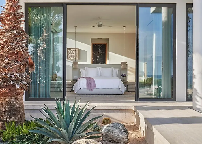 Resort Four Seasons Cabos 5*