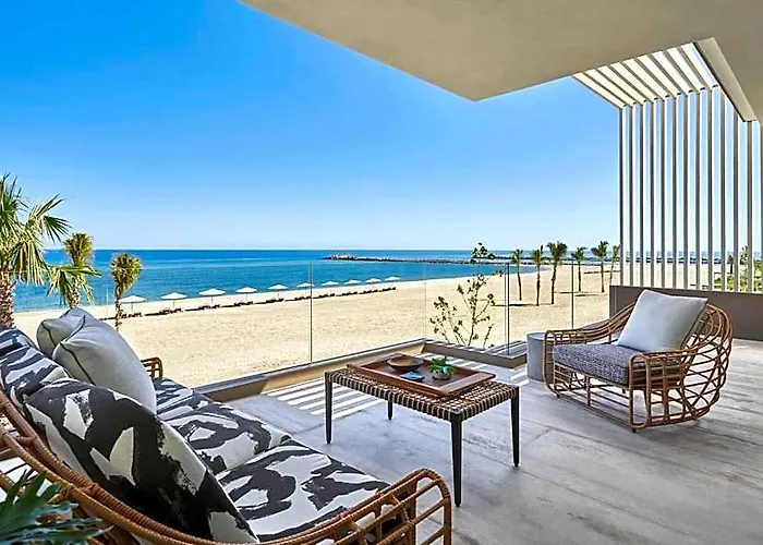 Resort Four Seasons Cabos 5*