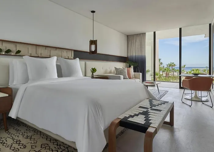 Resort Four Seasons Cabos 5*